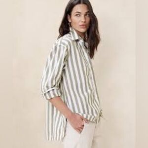 Banana Republic NWT❗️Oversized Cotton Button Down Olive and White Striped Shirt